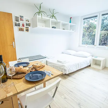Apartment Center *