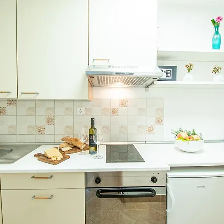 Center Parking By Rentistra شقة